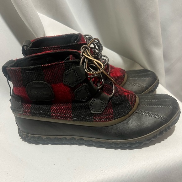 Sorel Out N About Waterproof Rain Boot Red Black Plaid NL2544-011 Womens Sz 7.5 - Picture 7 of 9